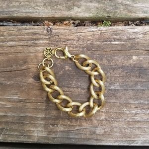 Elegant Gold Chain Bracelet
